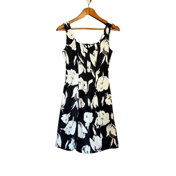 NWT! White House Black Market black and white floral dress - Picture 1 of 11